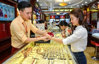 Giá vàng hôm nay 18/8: Bứt tốc mạnh mẽ, chênh lệch giá vàng 3,55 triệu đồng