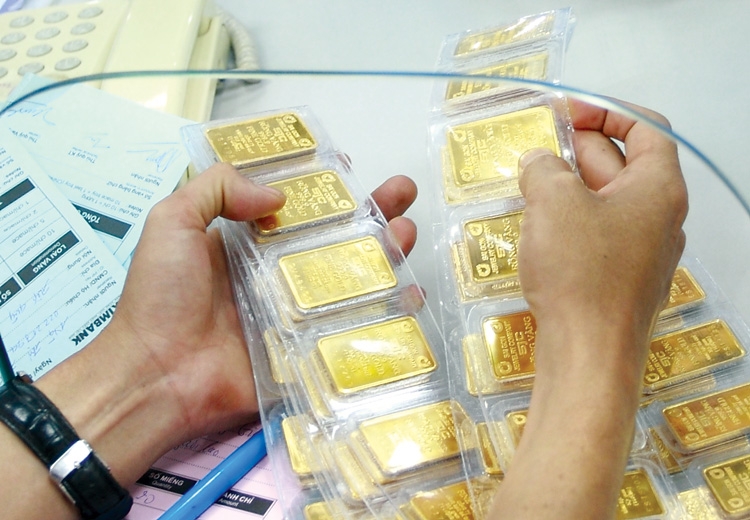 Giá vàng chốt phiên 20/8: Vàng SJC làm loạn