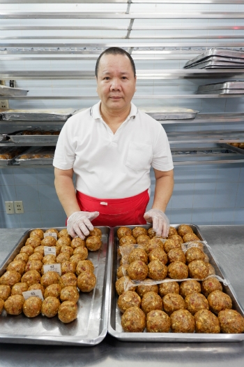 Xưởng bánh trung thu ba đời ở Sài Gòn