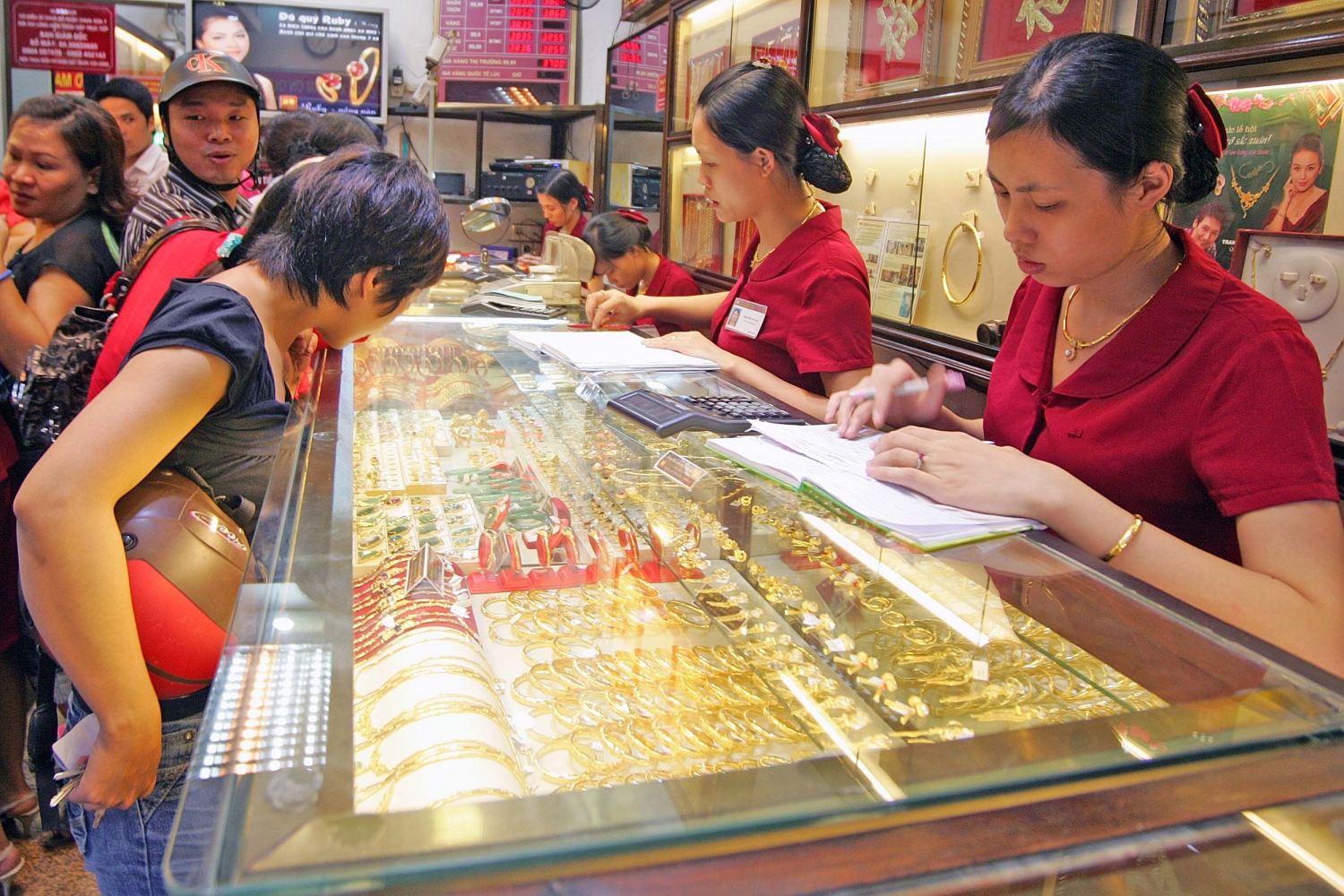 cap nhat gia vang 318 vang sjc theo vang the gioi tang gia