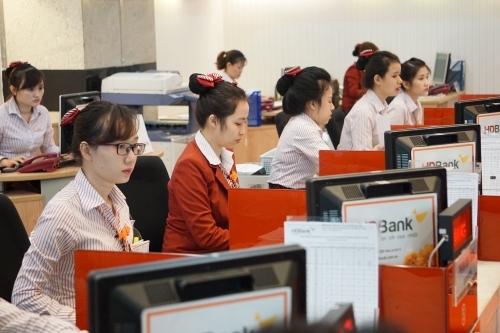 nhan vien ngan hang nao thu nhap binh quan cao nhat
