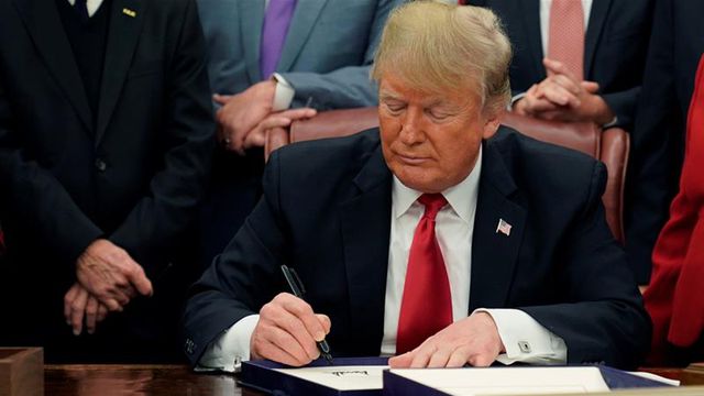 Ông Trump ký lệnh trừng phạt toàn bộ tài sản của chính phủ Venezuela tại Mỹ