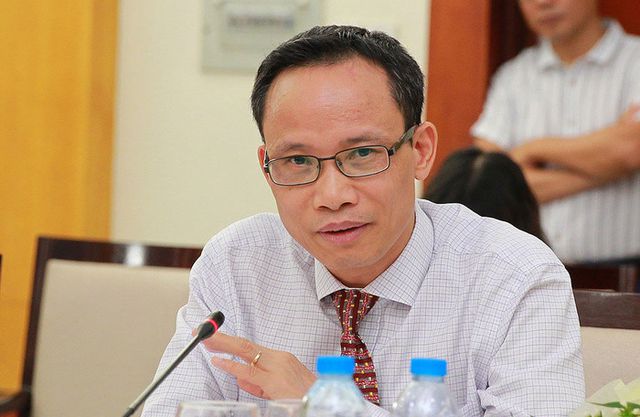 Vàng tăng nóng: Chuyên gia khuyên bình tĩnh, không 