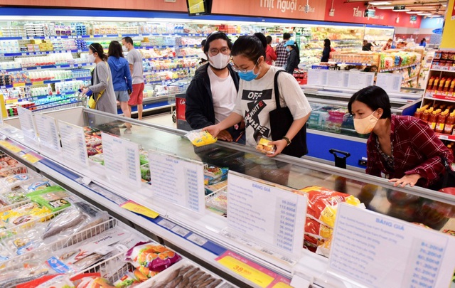 Người dân khó khăn vì Covid-19, siêu thị “đồng loạt” giảm giá thực phẩm