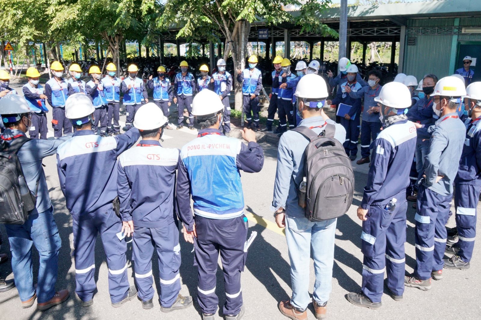 Ngày đầu tiên trên công trường BDTT lần 4 NMLD Dung Quất Ngày đầu tiên trên công trường BDTT lần 4 NMLD Dung Quất