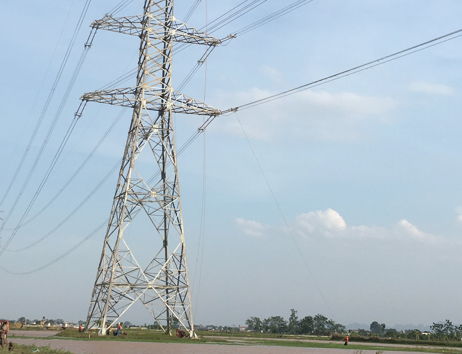 Cần tháo gỡ vướng mắc giải phóng mặt bằng dự án đường dây 500kV Tây Hà Nội - Thường Tín