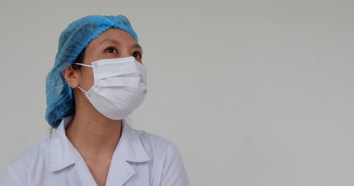 Trên tuyến đầu chống Covid-19: "Tháng 8 rồi, bao giờ mẹ về với con?"