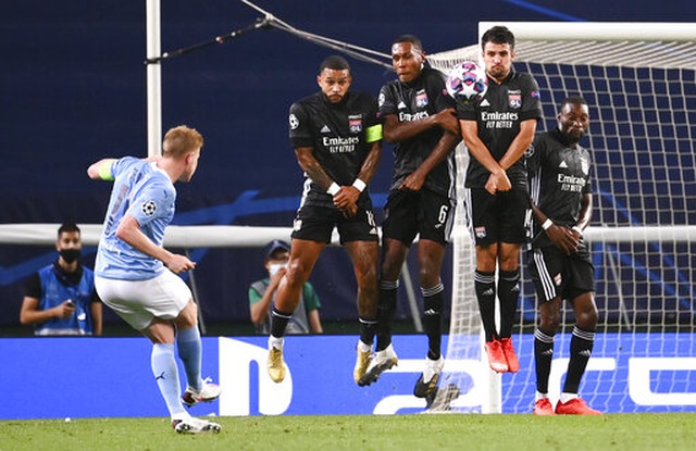 “Kép phụ” Dembele tỏa sáng giúp Lyon hạ gục Man CIty