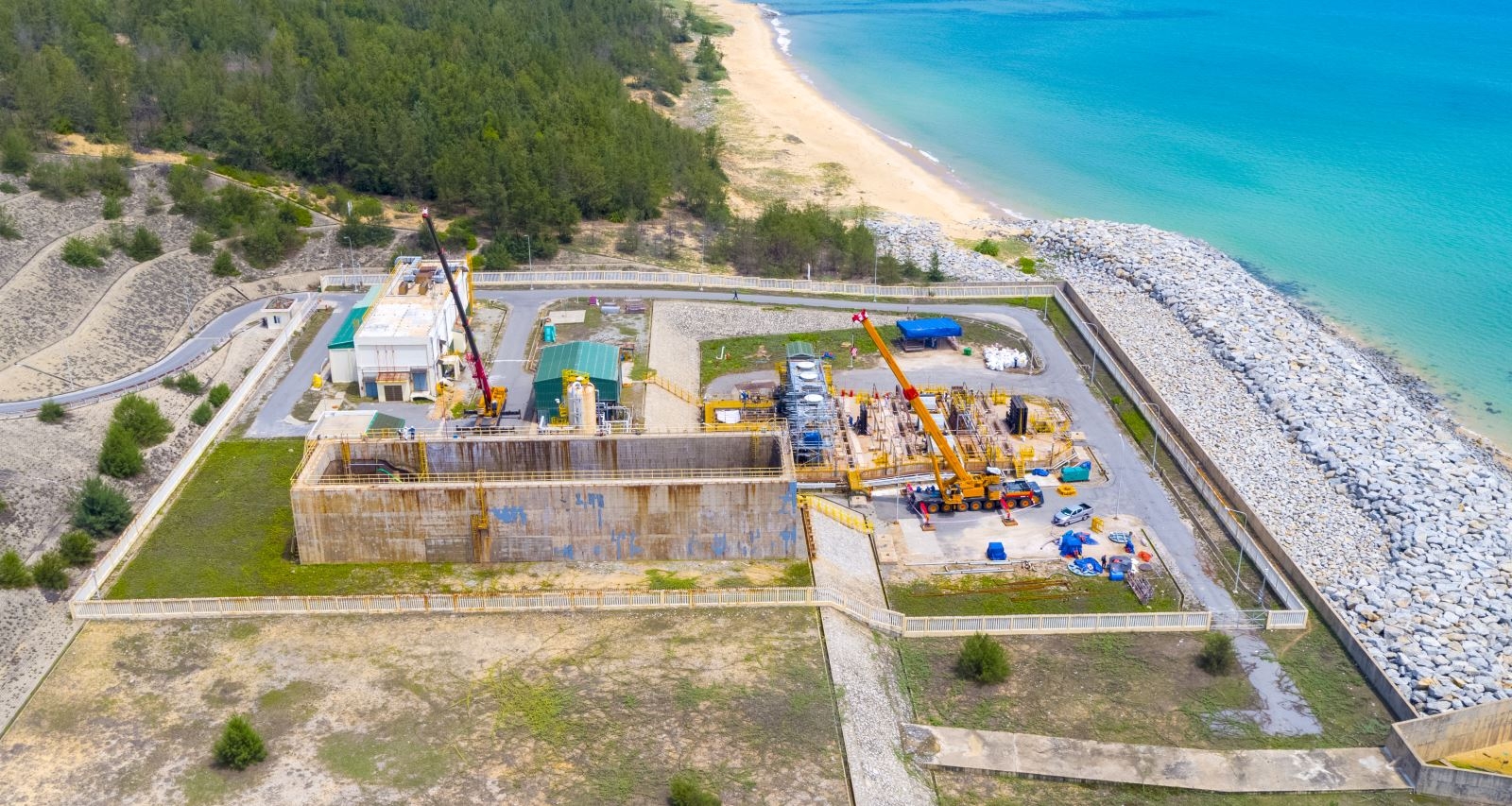 Bảo dưỡng tổng thể lần 4: Nhà máy Lọc dầu Dung Quất nhìn từ trên cao bao duong tong the lan 4 nha may loc dau dung quat nhin tu tren cao