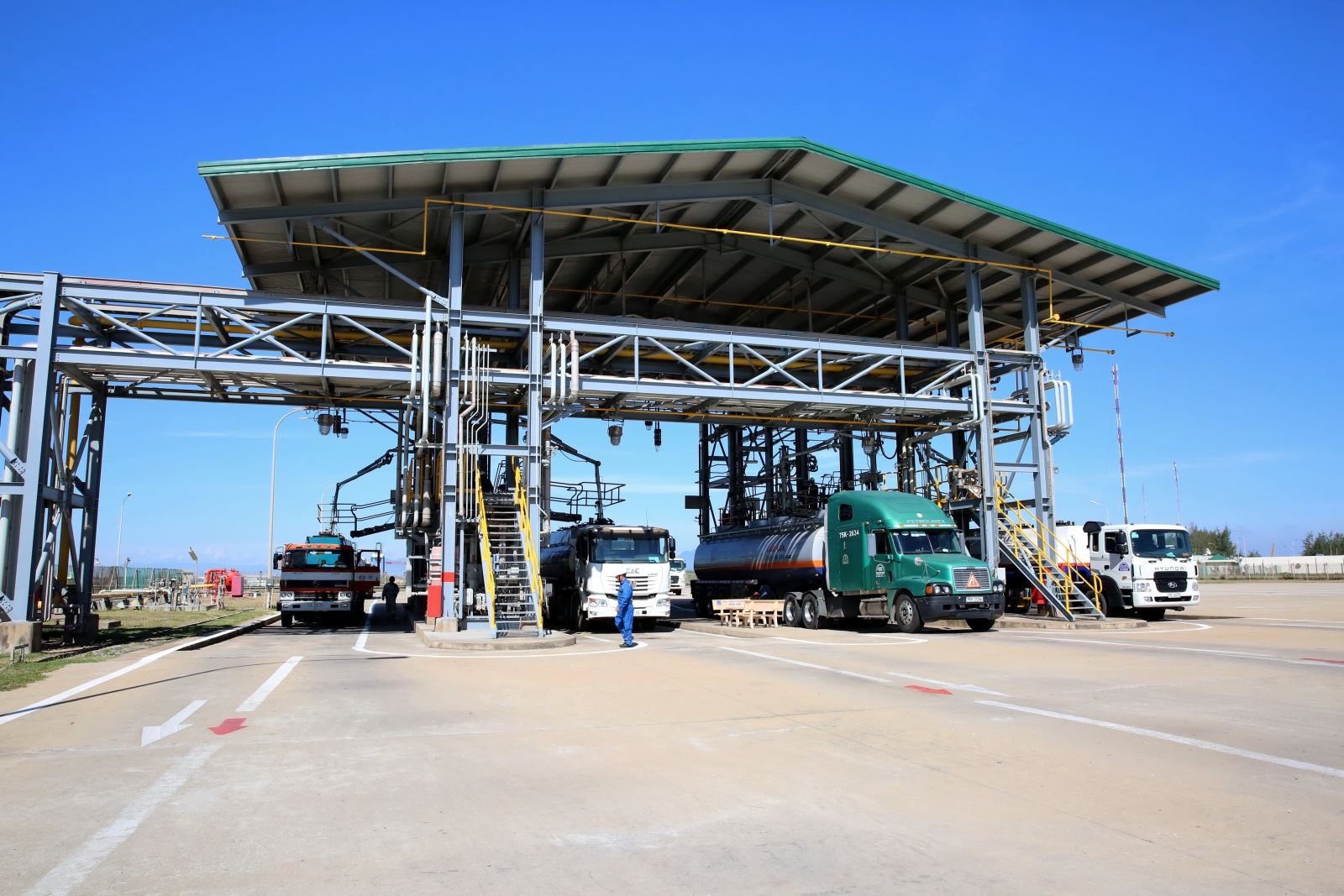 Bảo dưỡng tổng thể lần 4: Nhà máy Lọc dầu Dung Quất nhìn từ trên cao bao duong tong the lan 4 nha may loc dau dung quat nhin tu tren cao