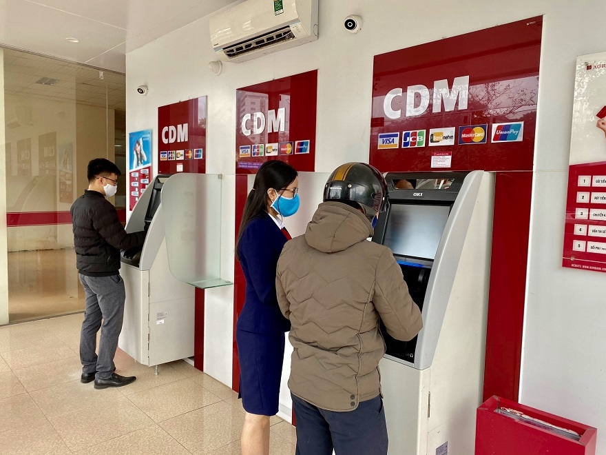 Agribank đồng loạt miễn, giảm các loại phí dịch vụ và lãi suất cho vay hỗ trợ khách hàng vượt qua đại dịch Covid-19