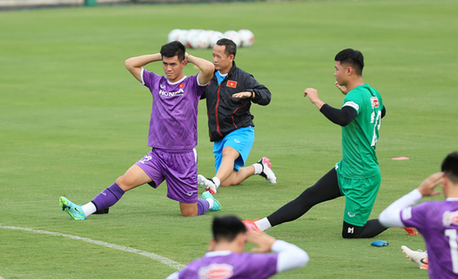 Báo Trung Quốc: V-League hoãn vì mục tiêu của đội tuyển Việt Nam - 1