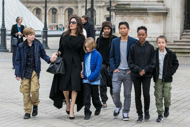 Chuyện chưa kể về cậu con nuôi gốc Campuchia của Angelina Jolie - 11