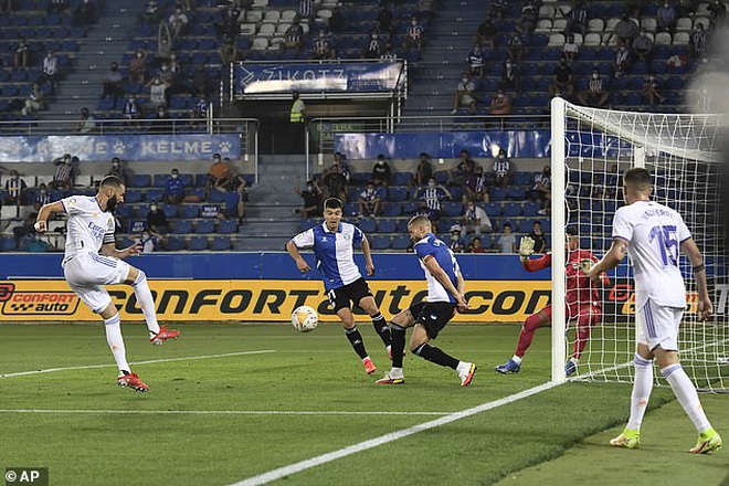 Hazard và Benzema tỏa sáng, Real Madrid thắng tưng bừng ngày mở màn La Liga - 1