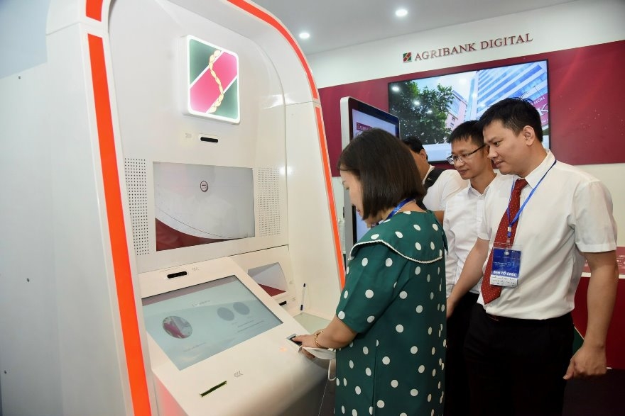 Agribank ra mắt Ngân hàng số - Một chạm đa tiện ích