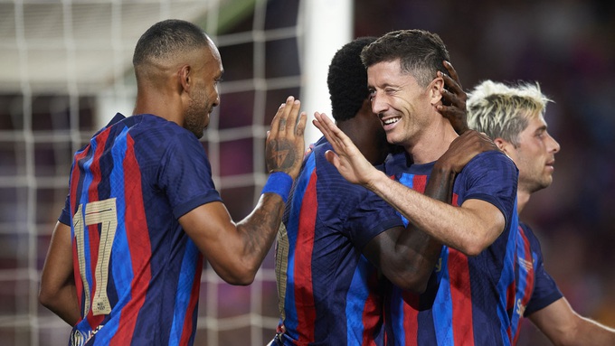 Barcelona nhận cú sốc lớn ngay trước mùa giải - 2