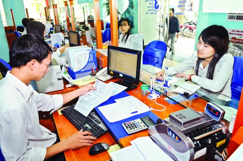 chinh sach tien te truoc bai toan can bang cac muc tieu