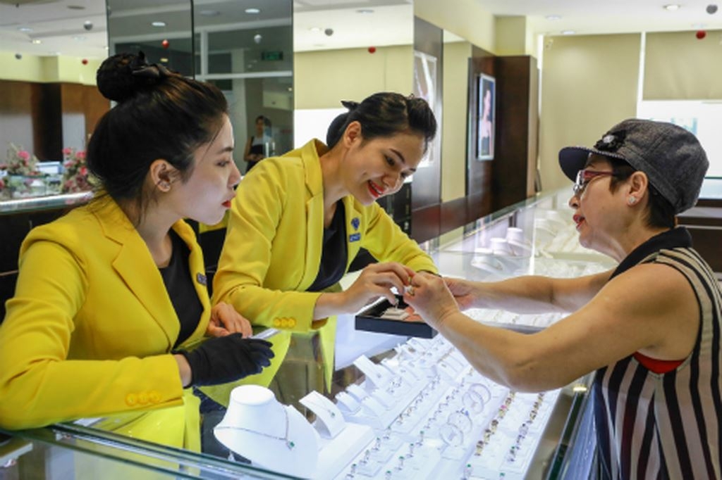 Giá vàng hôm nay 10/9: Đồng USD quá mạnh, vàng khó trụ vững