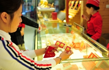 Giá vàng hôm nay 12/9: Lo ngại chính trị kéo giá vàng đi lên