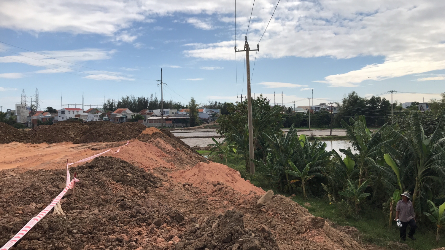 Nóng tình trạng vi phạm hành lang an toàn lưới điện