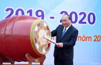Thủ tướng: Con người phải có đức có tài mới đóng góp được cho đất nước