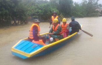 Quảng Bình: Đảm bảo an toàn điện cho người dân trong mưa lũ