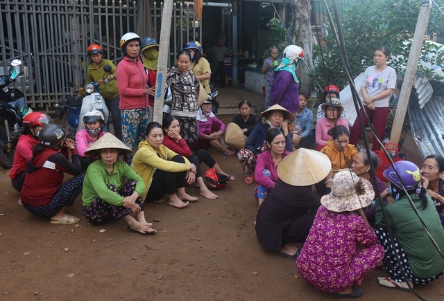 Vài chục tỷ đồng ra tro sau đám cháy lớn ở chợ Mộc Bài vai chuc ty dong ra tro sau dam chay lon o cho moc bai