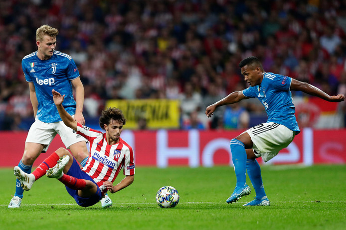 Juventus bị Atletico cưa điểm phút cuối