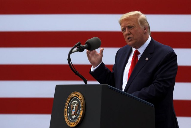 Ông Trump dọa cắt ngân sách cho các thành phố vô pháp - 1