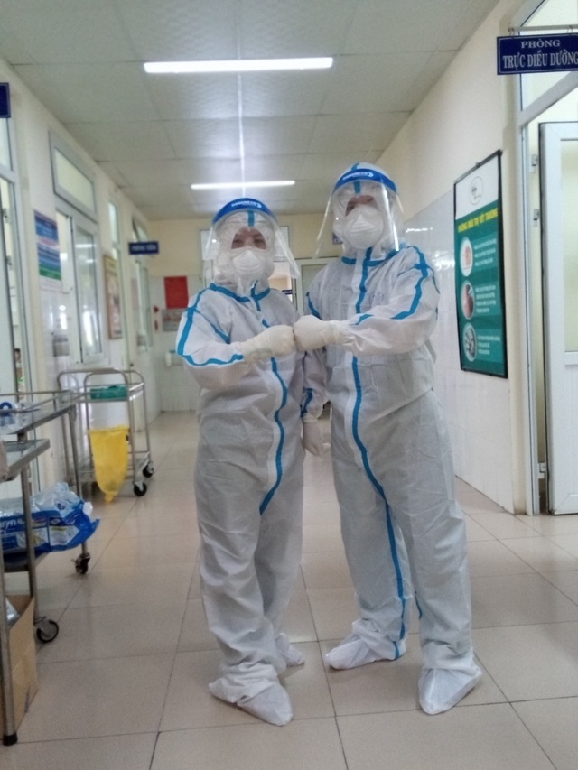Bác sĩ tuyến đầu chống dịch Covid-19: Con khai giảng, mẹ không thể về nhà - 5
