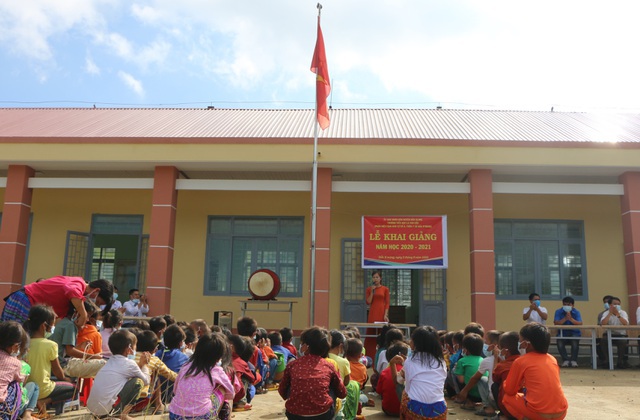 Gần 23 triệu học sinh cả nước chào đón năm học mới trong dịch Covid-19 - 2