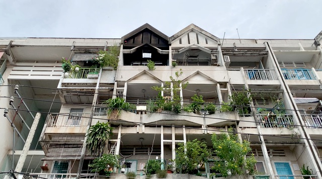 Cháy chung cư ở Sài Gòn, nhiều người hoảng loạn tháo chạy - 4