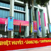 Cốt cách và bản sắc riêng biệt đã tạo nên truyền thống văn hóa của những người đi tìm lửa