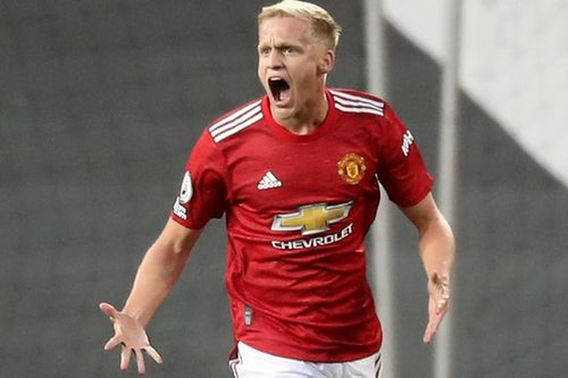 Man Utd 1-3 Crystal Palace: Điểm sáng nhỏ từ Van de Beek - 1