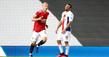 Man Utd 1-3 Crystal Palace: Điểm sáng nhỏ từ Van de Beek