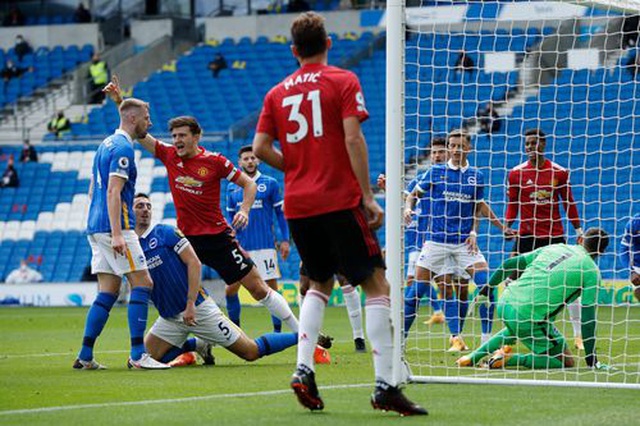 Brighton 2-3 Man Utd: Chiến thắng kịch tính - 11