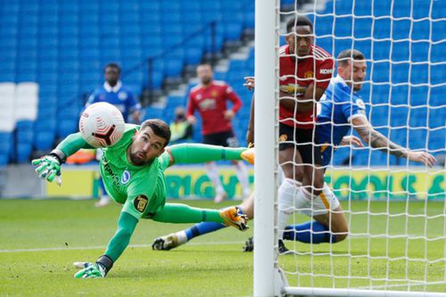 Brighton 2-3 Man Utd: Chiến thắng kịch tính - 13
