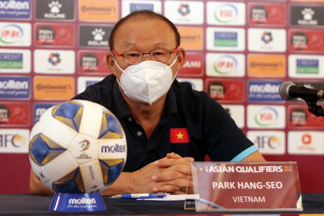 HLV Park Hang Seo: Australia sở hữu hàng công quá lợi hại - 1