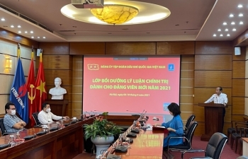 Bồi dưỡng lý luận chính trị dành cho Đảng viên mới trong toàn Đảng bộ Tập đoàn Dầu khí Quốc gia Việt Nam