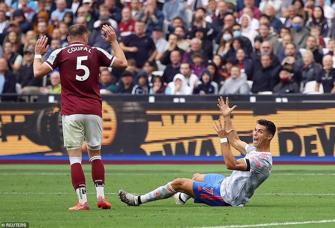 Ghi 4 bàn sau 3 trận cho Man Utd, C.Ronaldo lập thêm kỷ lục mới - 2