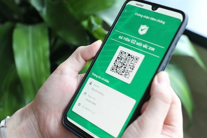 Hà Nội không nên nóng vội cấp thẻ xanh Covid? - 1