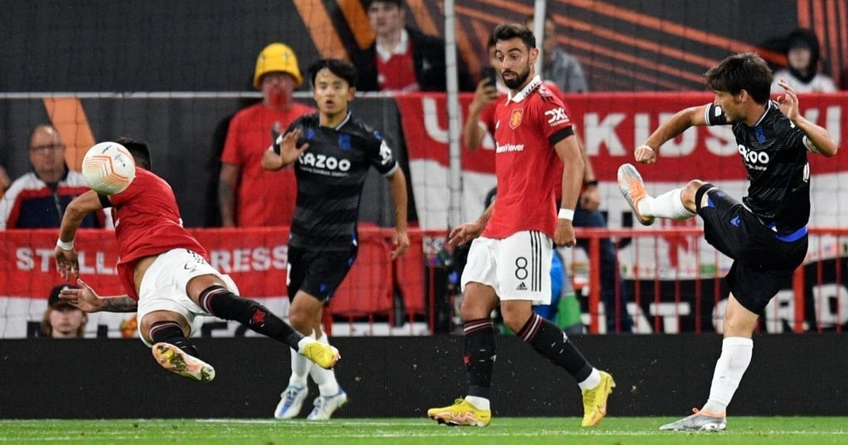 Man Utd thua Real Sociedad bởi quả phạt đền gây tranh cãi