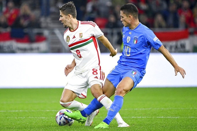 Anh và Đức bất phân thắng bại, Italy giành ngôi đầu bảng - 5