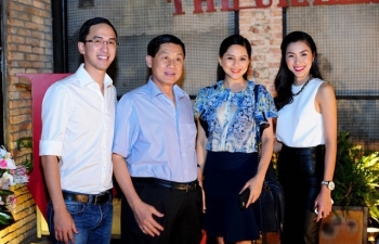 Đại tỷ phú “tuột tay” cả nghìn tỷ đồng; Cổ phiếu nhà Hà Tăng vẫn tăng giá