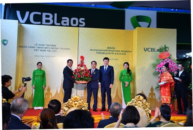 vietcombank khai truong hoat dong ngan hang tnhh ngoai thuong viet nam tai lao