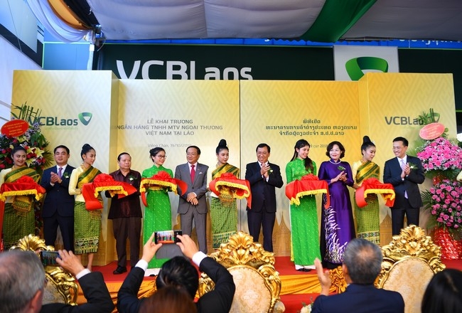 vietcombank khai truong hoat dong ngan hang tnhh ngoai thuong viet nam tai lao