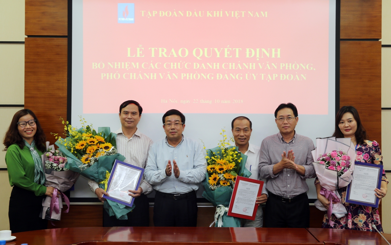 tap doan dau khi viet nam bo nhiem chanhpho van phong dang uy tap doan