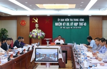 Kỷ luật Trung tướng Trình Văn Thống bằng hình thức cảnh cáo
