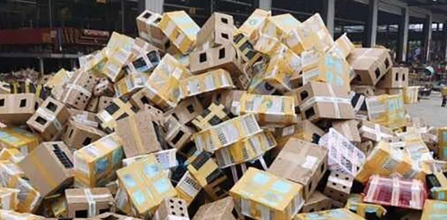 Trung Quốc: Rúng động vụ 4.000 vật nuôi bị phát hiện chết trong kho hàng - 1