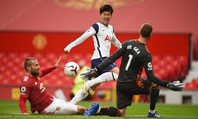 Man Utd thảm bại, HLV Solskjaer xứng đáng bị sa thải? - 2